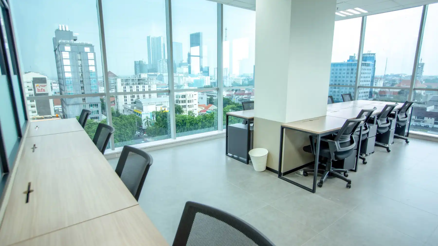 MNC Tower, Kaca Interior Green Mile